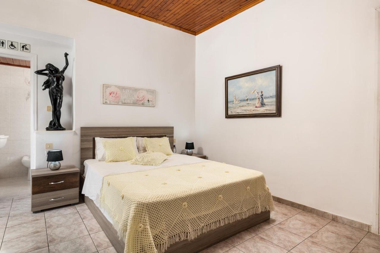 Karis Luxury Home Chania  Bagian luar foto